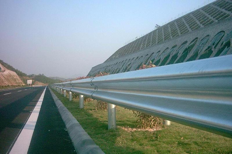 兩波護欄板圖片